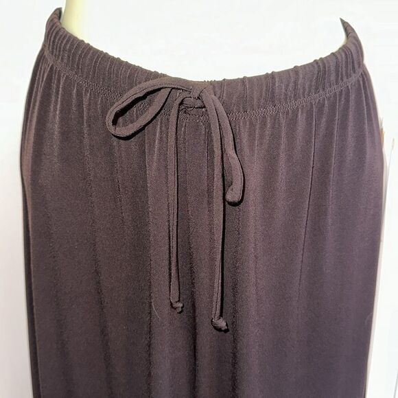 Chico’s black pull on full leg cropped polyester/spandex pants - Picture 2 of 8